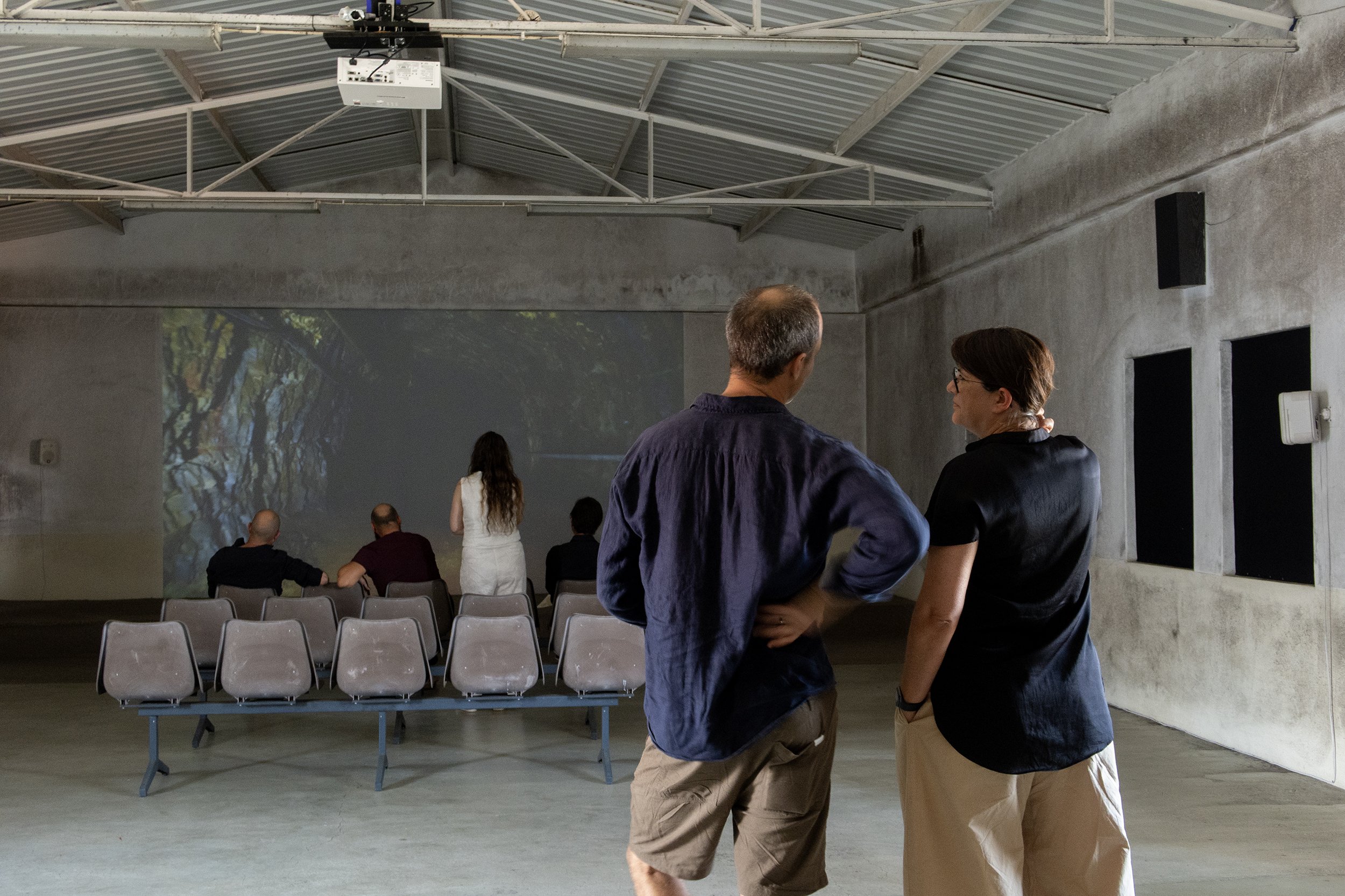 Bienal_Fotografia_Porto_Vivificar_Meda01_James Newitt_Material em Bruto